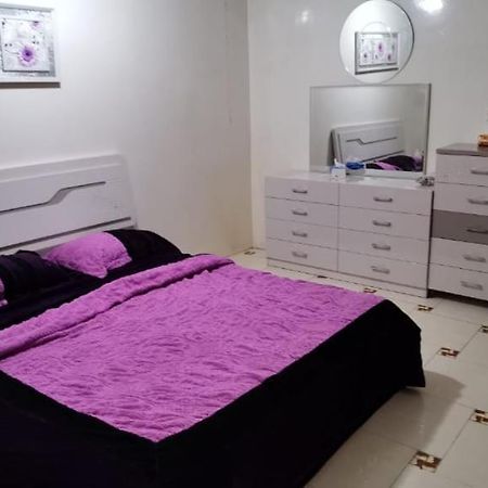 شقة عائلية -ليست فندقية- 8 دقائق بالسيارة للحرم أو قباء - Medina Exterior foto